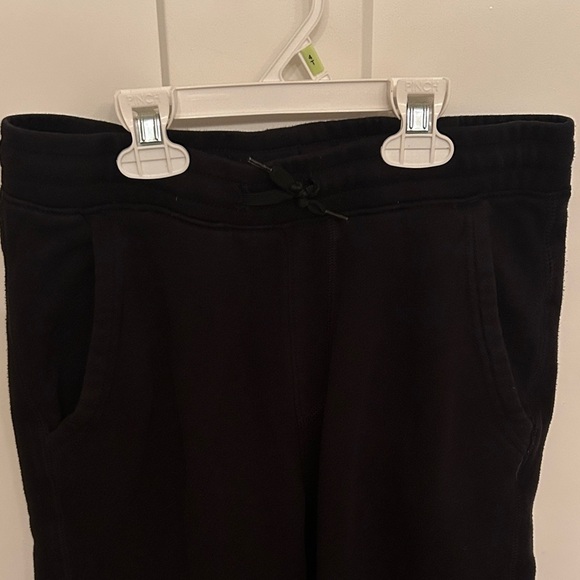 Old Navy Kids Black Shorts, size 14-16 - Picture 2 of 5